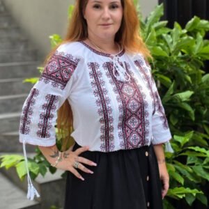 Ie Traditionala Roxana