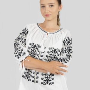 Ie traditionala alba cu motiv floral negru Augustina