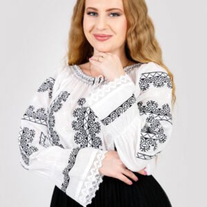 Ie traditionala alba cu motiv geometric negru Amalia
