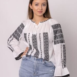 Ie traditionala alba cu motiv geometric negru Andrada 01