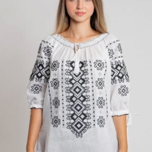 Ie traditionala alba cu motiv geometric negru Doina 01