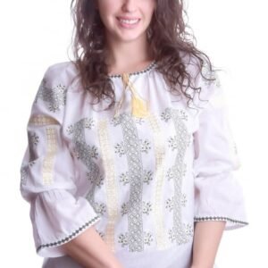 Ie traditionala alba cu motiv geometric negru Ilinca