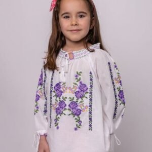 Ie traditionala alba pentru fetite cu motiv floral mov Violeta
