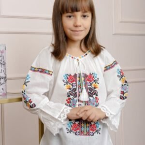Ie traditionala alba pentru fetite cu motiv floral multicolor Denisa
