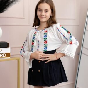Ie traditionala alba pentru fetite cu motiv floral multicolor Felicia