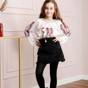 Ie traditionala alba pentru fetite cu motiv floral rosu Carmina