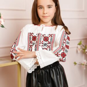 Ie traditionala alba pentru fetite cu motiv floral rosu Sara 03