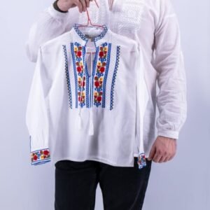 Ie traditionala baieti Dobrin