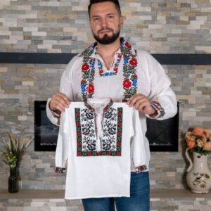 Ie traditionala baieti Emilian