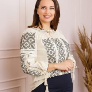 Ie traditionala crem cu motiv geometric negru Marieta