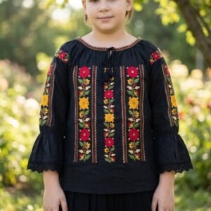 Ie traditionala fetite Adela