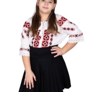 Ie traditionala fetite Anisa