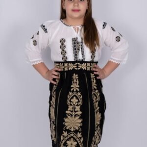 Ie traditionala fetite Catalina 3