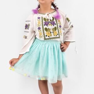Ie traditionala fetite Clementina