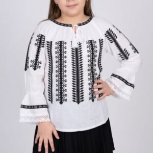 Ie traditionala fetite Crina 5