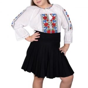 Ie traditionala fetite Iarina