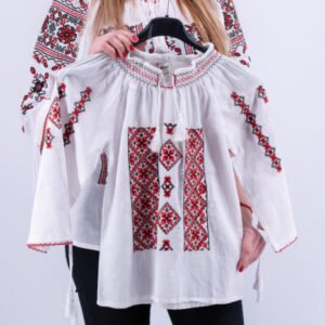 Ie traditionala fetite Ioanina