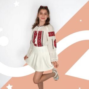 Ie traditionala fetite Mariana 3