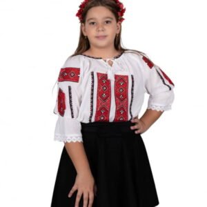 Ie traditionala fetite Mariana