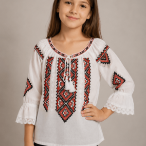 Ie traditionala fetite Raluca