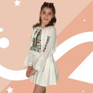 Ie traditionala fetite Silvia 2