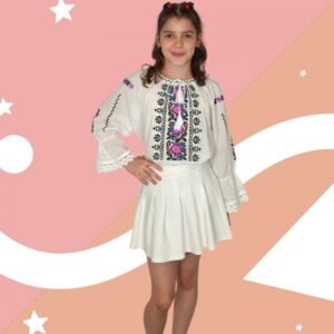 Ie traditionala fetite Silvia 3