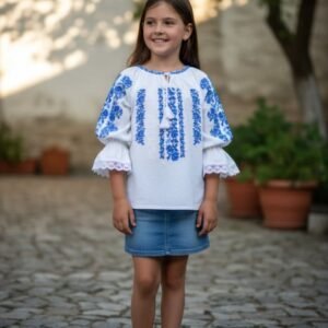 Ie traditionala fetite Steliana 2