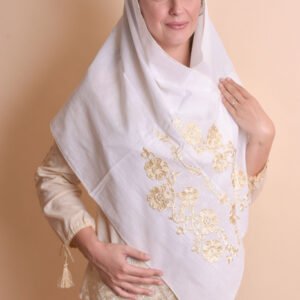 Marama traditionala alba cu broderie florala aurie Margareta 02