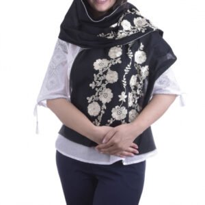 Marama traditionala neagra cu broderie florala aurie Margareta 04