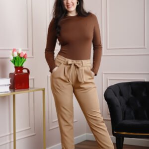 Pantaloni bej cu fundita in talie