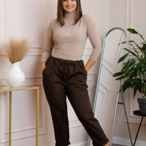 Pantaloni casual Kayla cu buzunare laterale si snur reglabil - Maro
