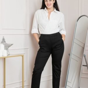 Pantaloni casual negri cu talie elastica si buzunare functionale