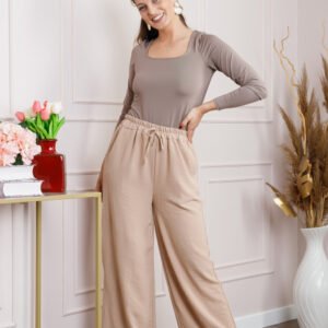 Pantaloni largi crem cu snur in talie