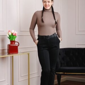 Pantaloni negri cu talie inalta si curea