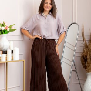 Pantaloni plisati maro cu elastic in talie