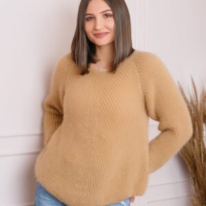 Pulover Bella pufos crem cu maneci raglan