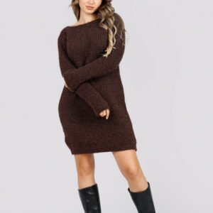 Pulover pufos maro tip rochie cu decolteu barcuta