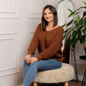 Pulover tricot gros Amy cu decolteu in V - Maro