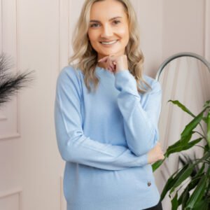 Pulover tricotat fin cu detalii ondulate Caroline - Bleu
