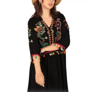Rochie de dama cu ciucuri brodate din tesatura de vascoza - negru